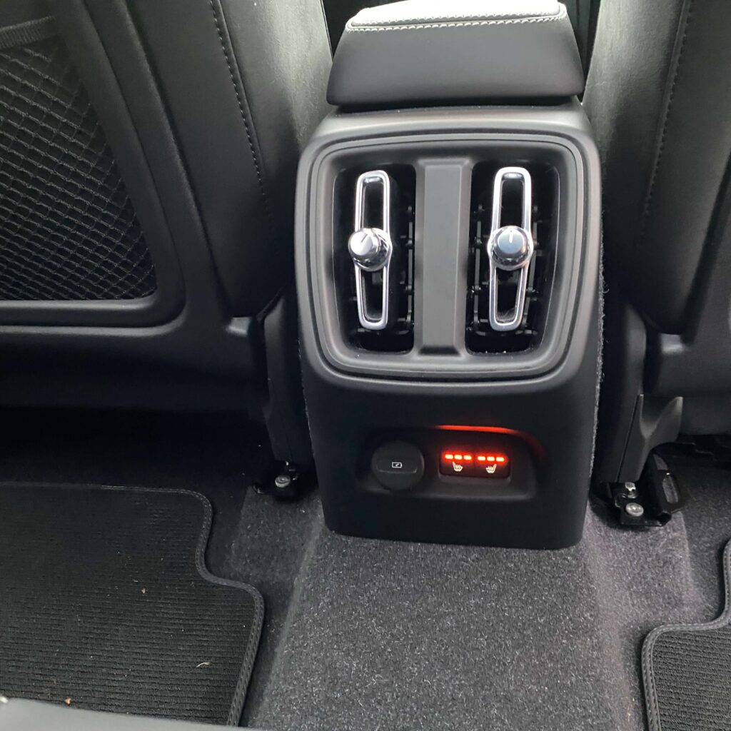 2023 Volvo XC40 Rear Seat Controls